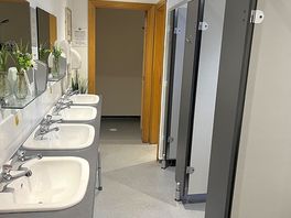 Shower/toilet block
