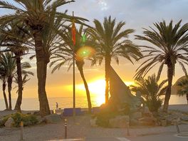 Sonnenuntergang am strand.