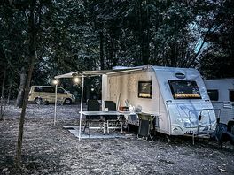 Las noches son bastante tranquilas y una temperatura muy agradable en verano ;)