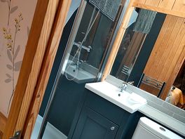 Immaculate bathroom