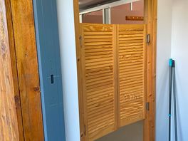 Love the swing doors. means bathrooms weren’t too hot or steamy, there was also an outside door.