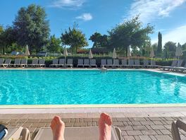 Pool auf dem platz