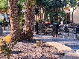 Outside bar