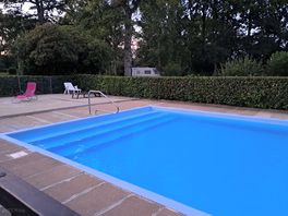 The beautifully clean and inviting pool.