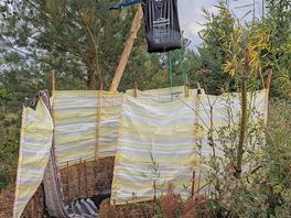 Refreshing solar shower. ready to use, best enjoyed during afternoon. alternative bucket shower too.