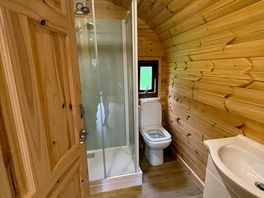 Pod toilets n shower