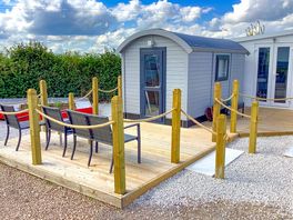 Estuary View shepherd's hut