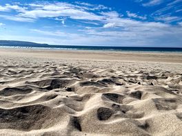 Stunning long beach