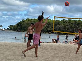 2 volley ball courts
