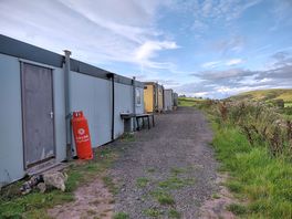 Facilities - looks of toilets, showers, wash up area