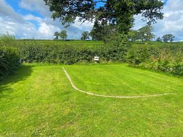 The average pitch. clean well kept and level