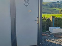 Toilet/shower