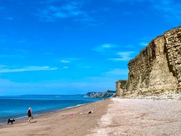 Walk towards west bay