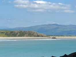 Black rock sands