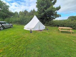 Tent and picknick table