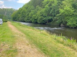 Lage der campingplätze direkt am fluss.