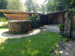 This photo doesn't do the site justice. the log and stone is so impressive in reality.