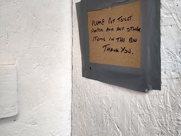 Papier wc à mettre dans la poubelle
