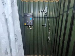 Nice clean hot showers