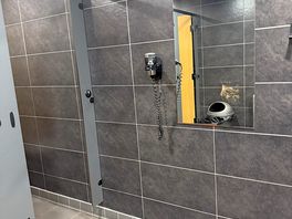 Shower/ toilet block