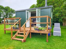The Shepherds Hut and veranda