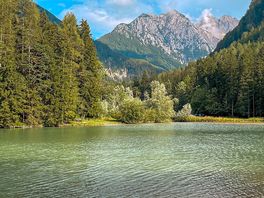 Lago vicino al campeggio