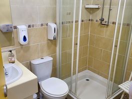 Washroom cubicle