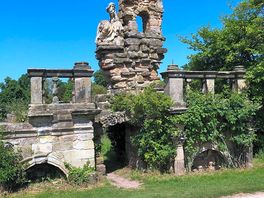 Shrugbourgh hall and grounds