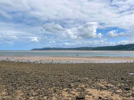 Red wharf bay