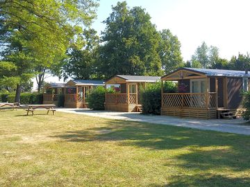 Caravans and picnic tables (added by manager 06 Feb 2024)