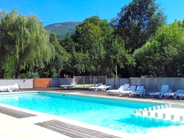Pool with loungers and views (added by manager 30 Mar 2018)