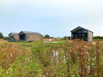 View to pods across Horse Shoe Lake (added by manager 10 Mar 2023)