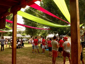 Party vibe on site