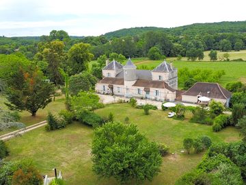 Aerial shot of the château and garden (added by manager 14 Feb 2024)