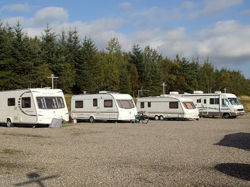 Gravel and hardstanding pitches for motorhomes and caravans (added by manager 21 Dec 2020)