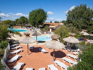 Swimming pool and sun terrace (added by manager 30 Nov 2015)