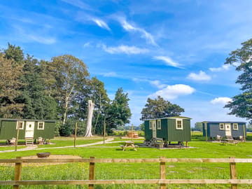 Huts on site (added by manager 22 Aug 2022)