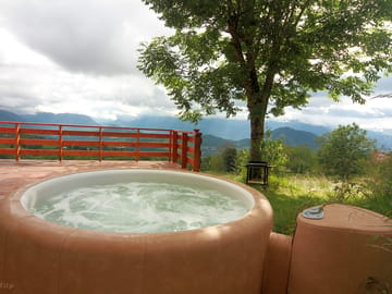 Private hot tub outside (added by manager 19 Jan 2017)