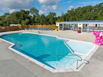 The outdoor pool (added by manager 27 jan 2017)