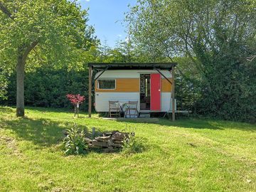 Lovely retro 70s caravan (added by manager 07 Mar 2024)