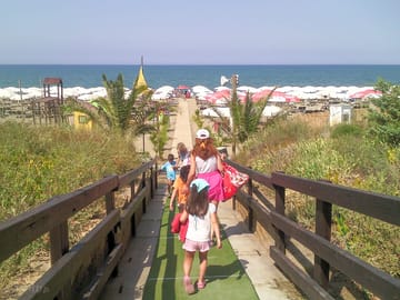 Path to the beach (added by manager 02 Aug 2022)