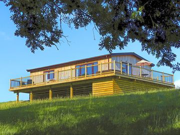 Lodge with wrap-around balcony