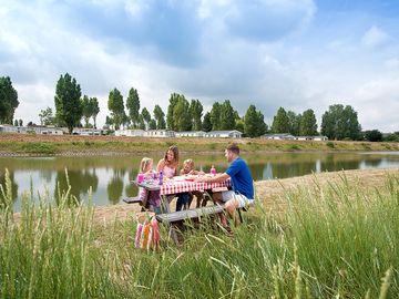 A picnic by the lake