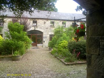 Courtyard (added by manager 22 Mar 2016)