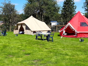 The tents (added by manager 17 Jul 2021)