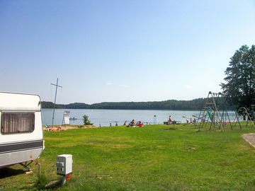 Pitches with view on the beach and the playground