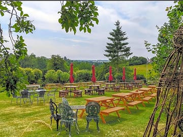 Pub garden (added by manager 27 Jul 2021)