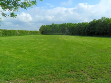 Level grassy field (added by manager 24 Jul 2014)
