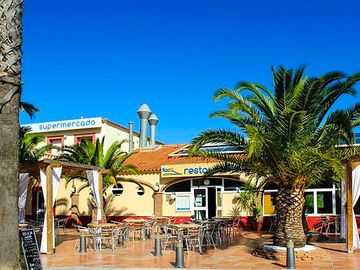 Restaurant with daily menus and takeaway food