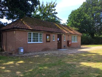 Toilets, showers and washing-up facilities